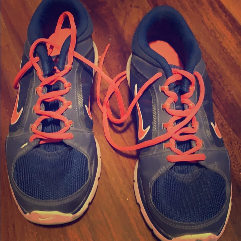 Gym shoes